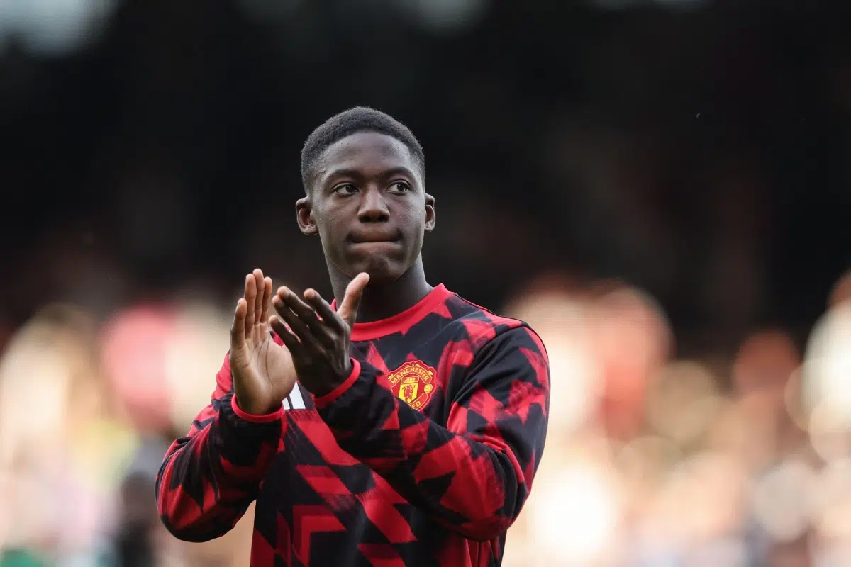 Kobbie Mainoo of Manchester United applauds the fans after the Premier League match between Fulham FC and Manchester United FC at Craven Cottage